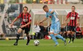 Na snímke vpravo strelec prvého gólu za Slovan Karol Mészáros. Foto: TASR/Lukáš Grinaj