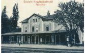 Pohľadnica topoľčianskej stanice z roku 1910 pochádza zo zbierky Ivana Malla.                                          