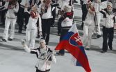 Slovenskí reprezentanti počas otváracieho ceremoniálu 7. februára v Soči.