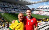 Stanislav Martoš so synom Rasťom na štadióne Arena Corinthians v dresoch juhoamerických futbalových tímov. Foto: archív Stanislava Martoša