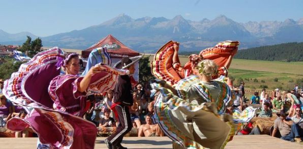 Tanečná skupina Smoky Mountains Dancers (zdroj: archív CCŠ)