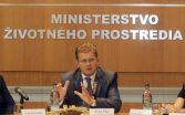 Minister ŽP Peter ŽIga na tlačovej konferencii Ministerstva životného prostredia SR o novom zákone o odpadoch (Zdroj: TASR/Štefan Puškáš)