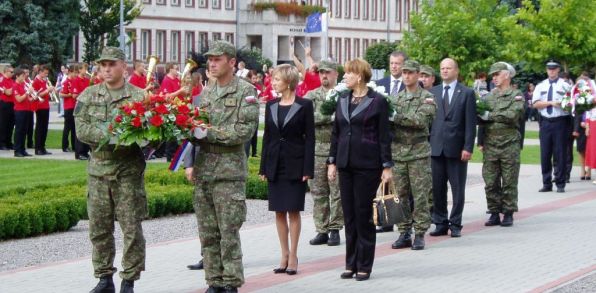 Pietny akt kladenia vencov.