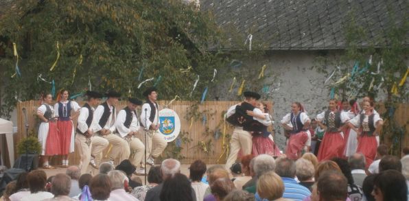 Vystúpenie folklórneho súboru Bystrina.