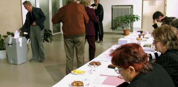 Ak nemáte platný preukaz totožnosti, voliť nemôžete. Foto: TASR