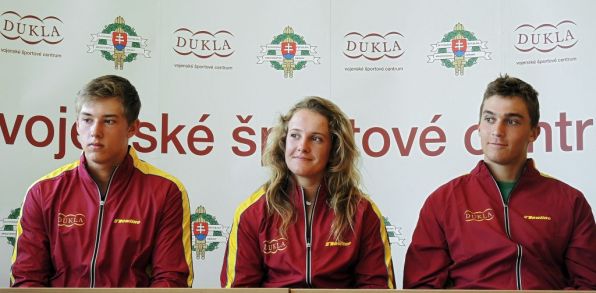 Na snímke juniorskí reprezentanti SR vo vodnom slalome, zľava Marko Gurecka, Paulína Matulániová a Jakub Grigar.