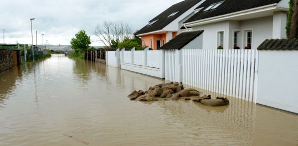 Zaplavená ulica v Prešove (zdroj: TASR/František Iván)